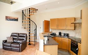 Beautiful Cozy 3 Bedroom 2 Bathroom Apartment
